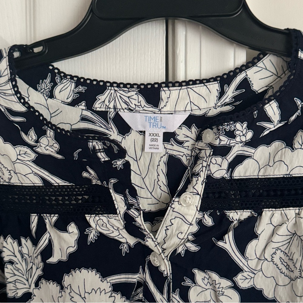 Time and Tru Women's XXXL Navy Floral Lace Yoke Shirt Long Sleeve Blouse NWT - Picture 3 of 11